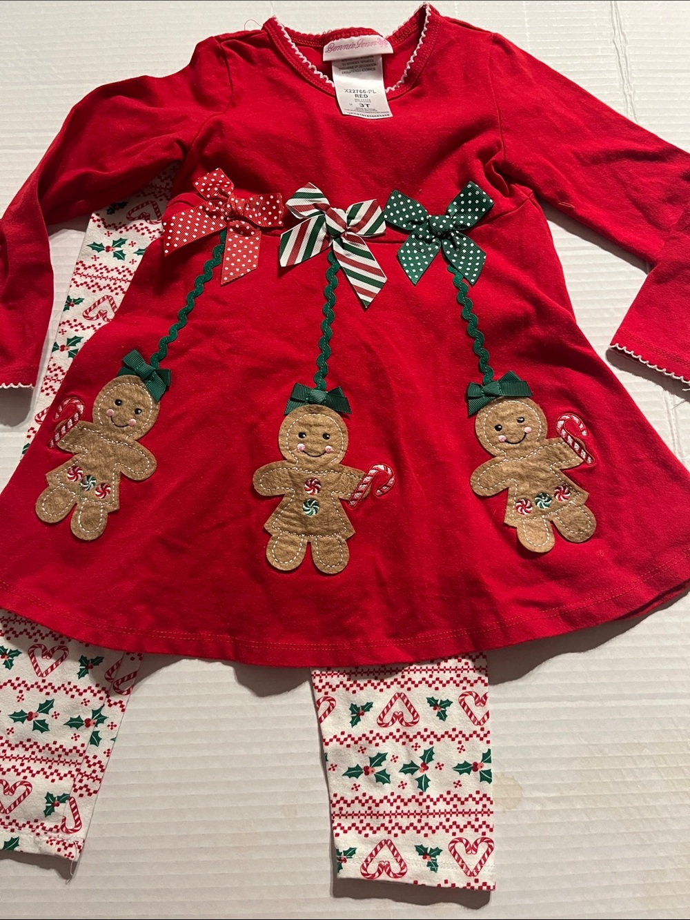 Bonnie Jean Girls Christmas size 3T 2pc outfit Red Shirt with pants